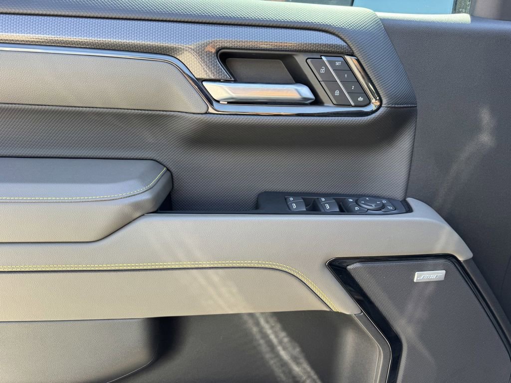 Used 2023 Chevrolet Silverado 1500 ZR2 w/ Technology Package image 16