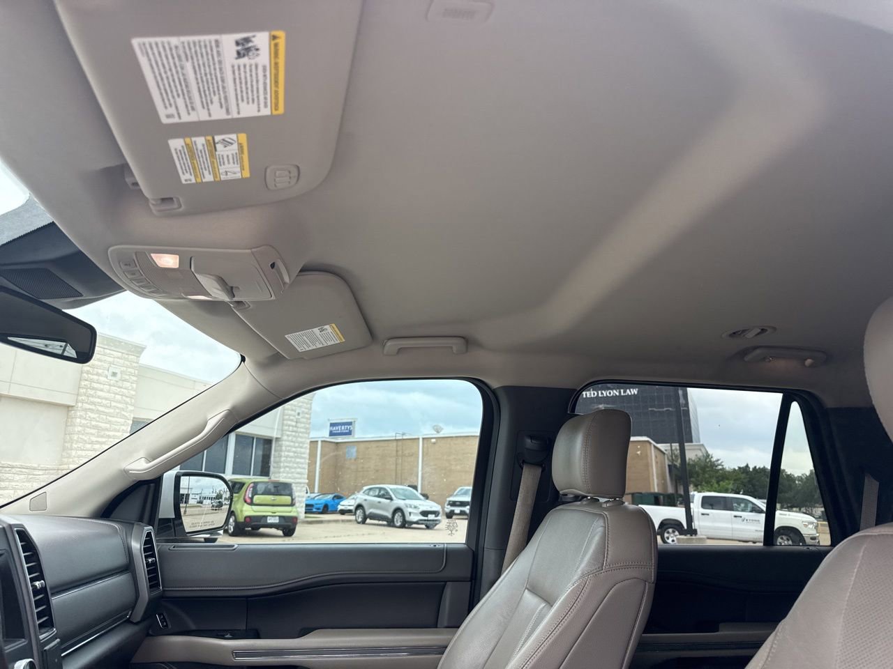 Certified 2018 Ford Expedition XLT w/ Equipment Group 202A image 10