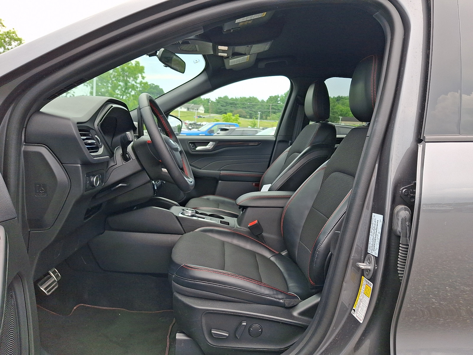 Certified 2023 Ford Escape ST-Line w/ Tech Pack #1 AWD/4WD image 14