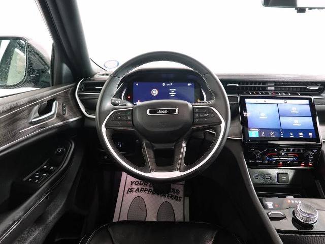 Used 2024 Jeep Grand Cherokee Limited w/ Luxury Tech Group II AWD/4WD image 2