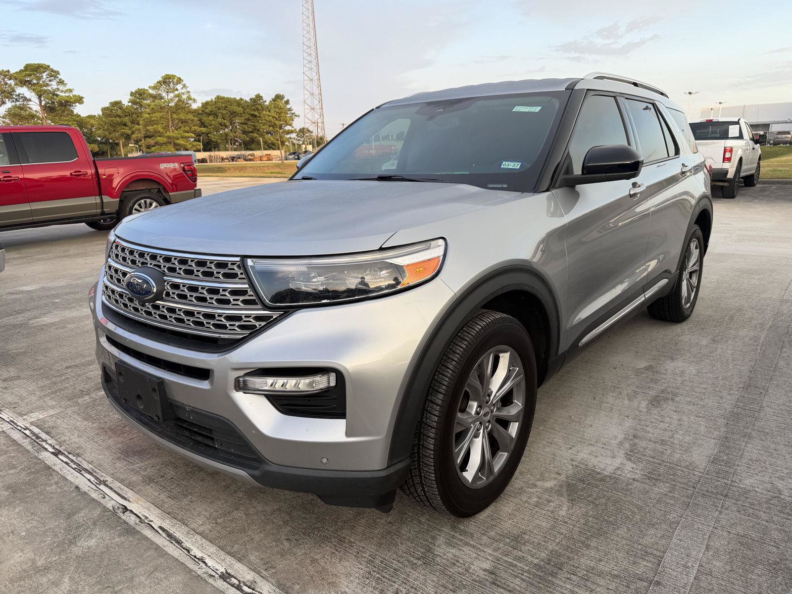 Certified 2023 Ford Explorer Limited AWD/4WD image 2
