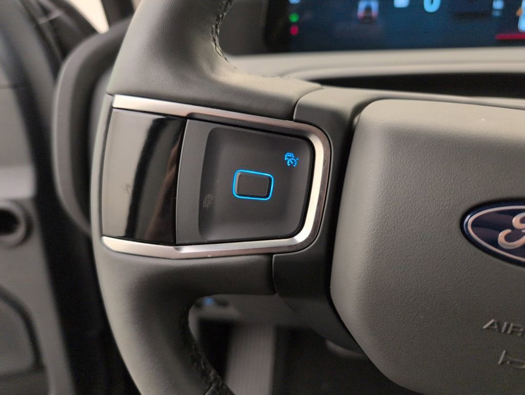 Certified 2025 Ford Expedition Active image 41