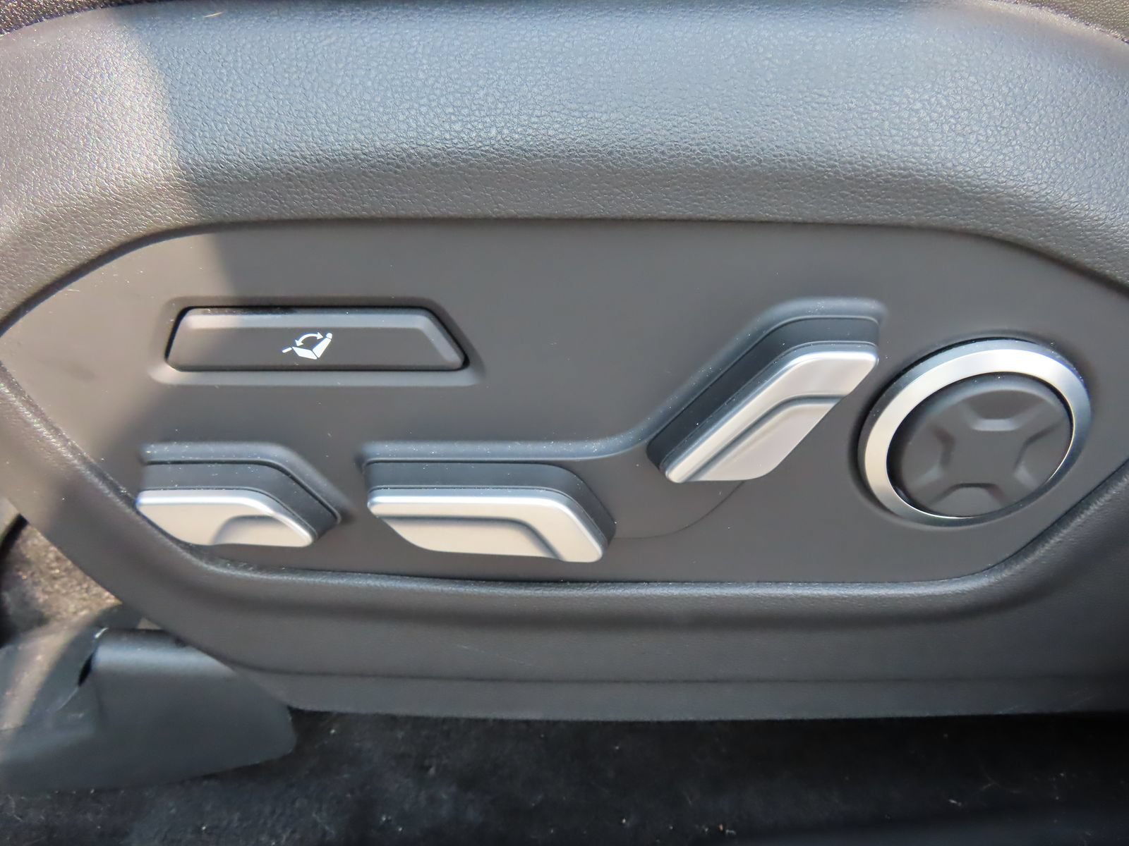 Used 2024 Hyundai Santa Fe Calligraphy AWD/4WD image 29
