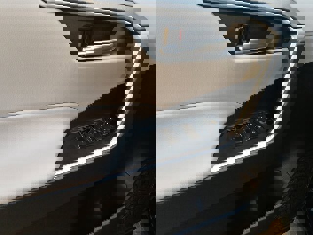 Used 2025 Toyota RAV4 XLE image 19