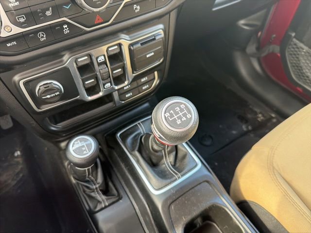 Used 2021 Jeep Wrangler Unlimited Sahara w/ Uconnect 4C Nav & Sound Group AWD/4WD image 32