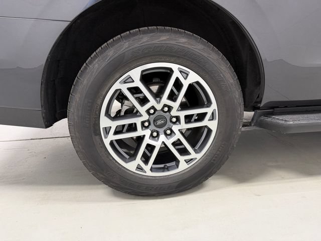Certified 2025 Ford Expedition Active AWD/4WD image 28