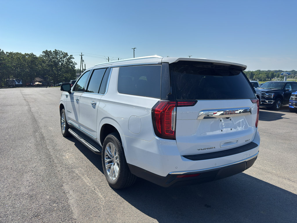 Used 2022 GMC Yukon XL SLT w/ SLT Premium Package AWD/4WD image 7