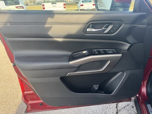 Used 2024 Nissan Pathfinder Platinum w/ Cargo Package image 11