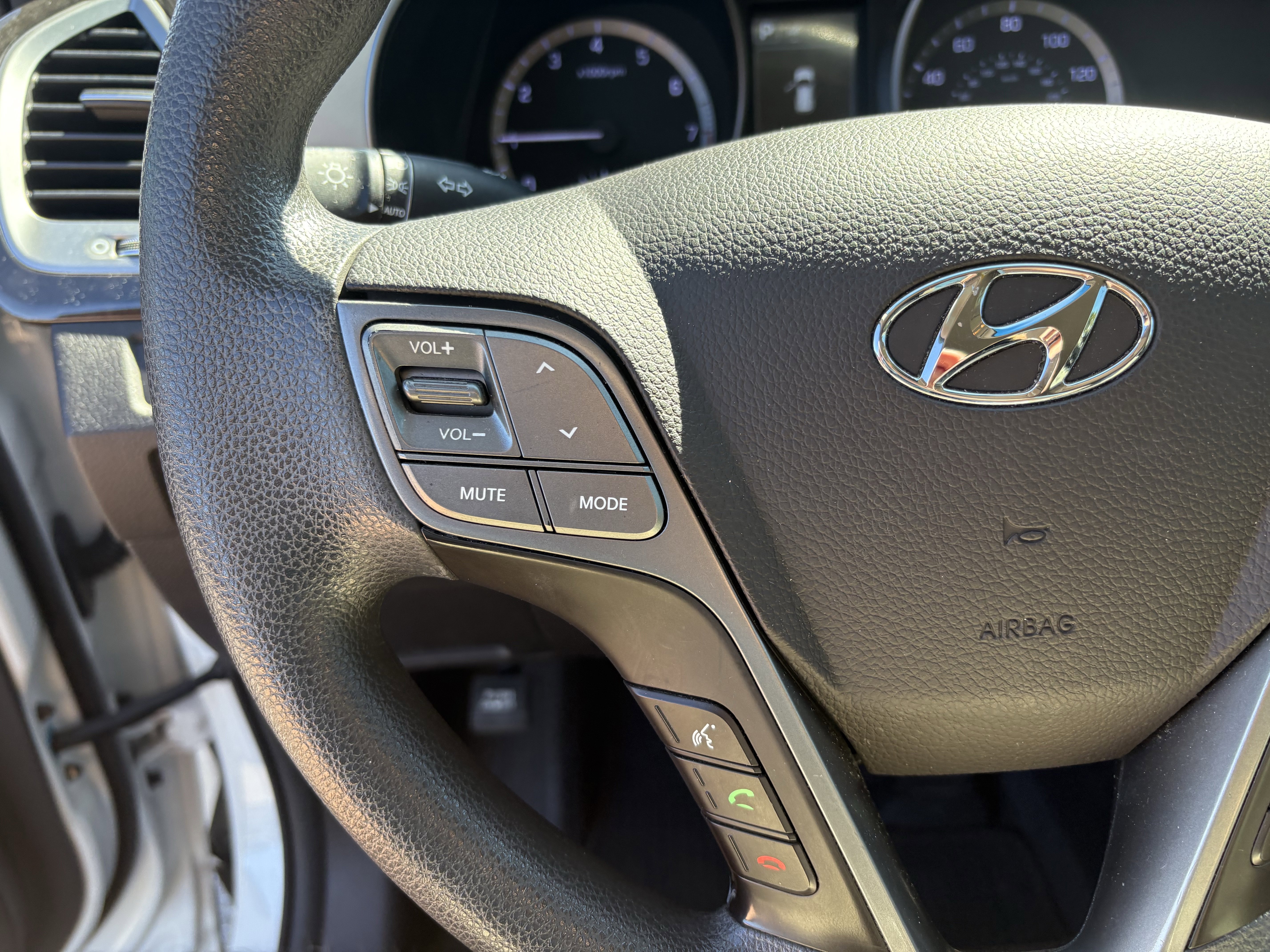 Used 2019 Hyundai Santa Fe XL SE image 31