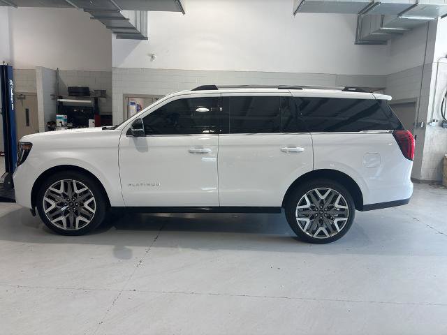 Certified 2025 Ford Expedition Platinum w/ Platinum Ultimate Package AWD/4WD image 8