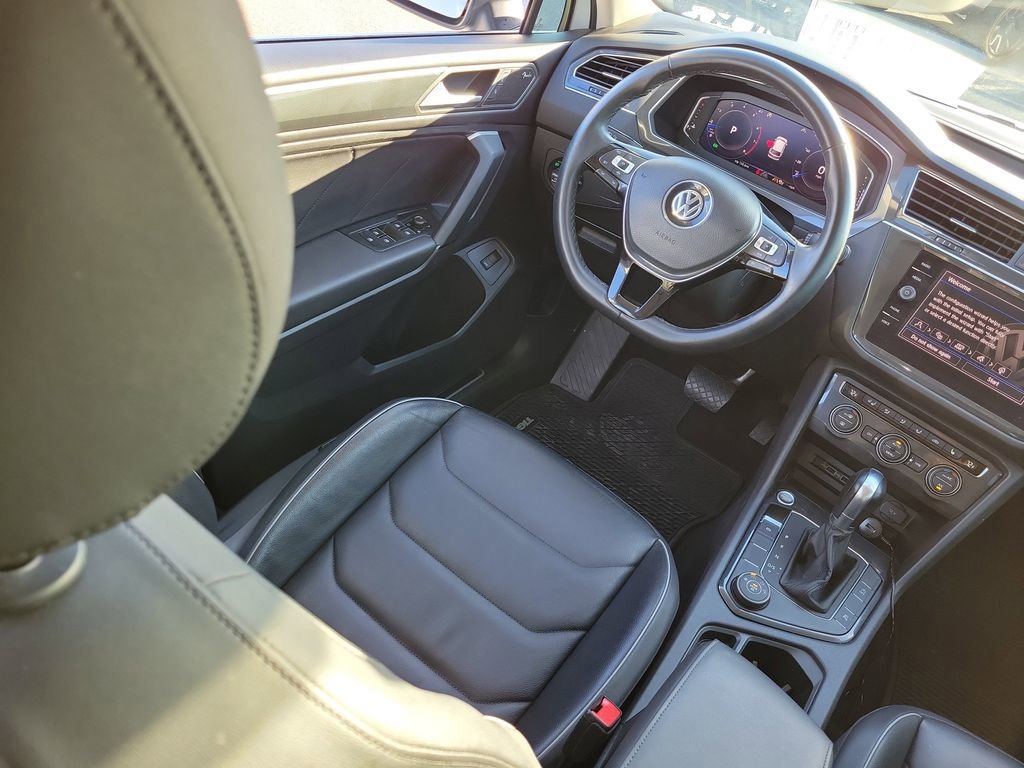 Used 2019 Volkswagen Tiguan SEL Premium image 18