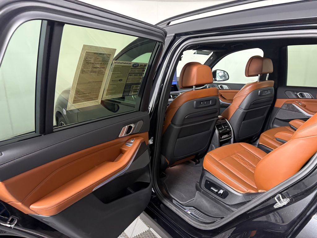 Used 2022 BMW X7 M50i AWD/4WD image 28
