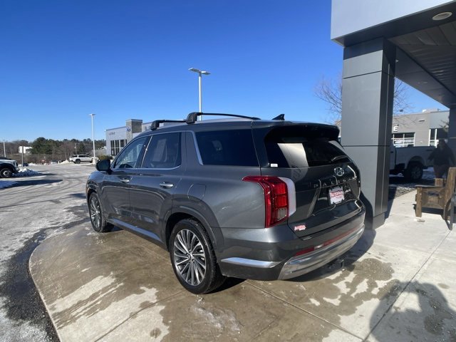 Used 2023 Hyundai Palisade Calligraphy image 3