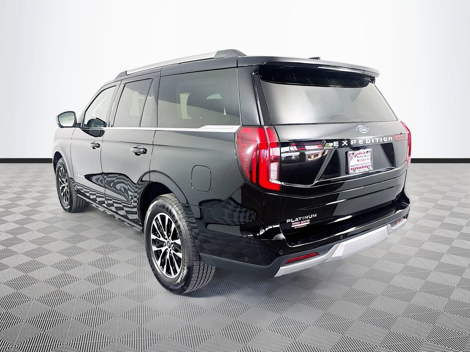 Certified 2025 Ford Expedition Platinum AWD/4WD image 5