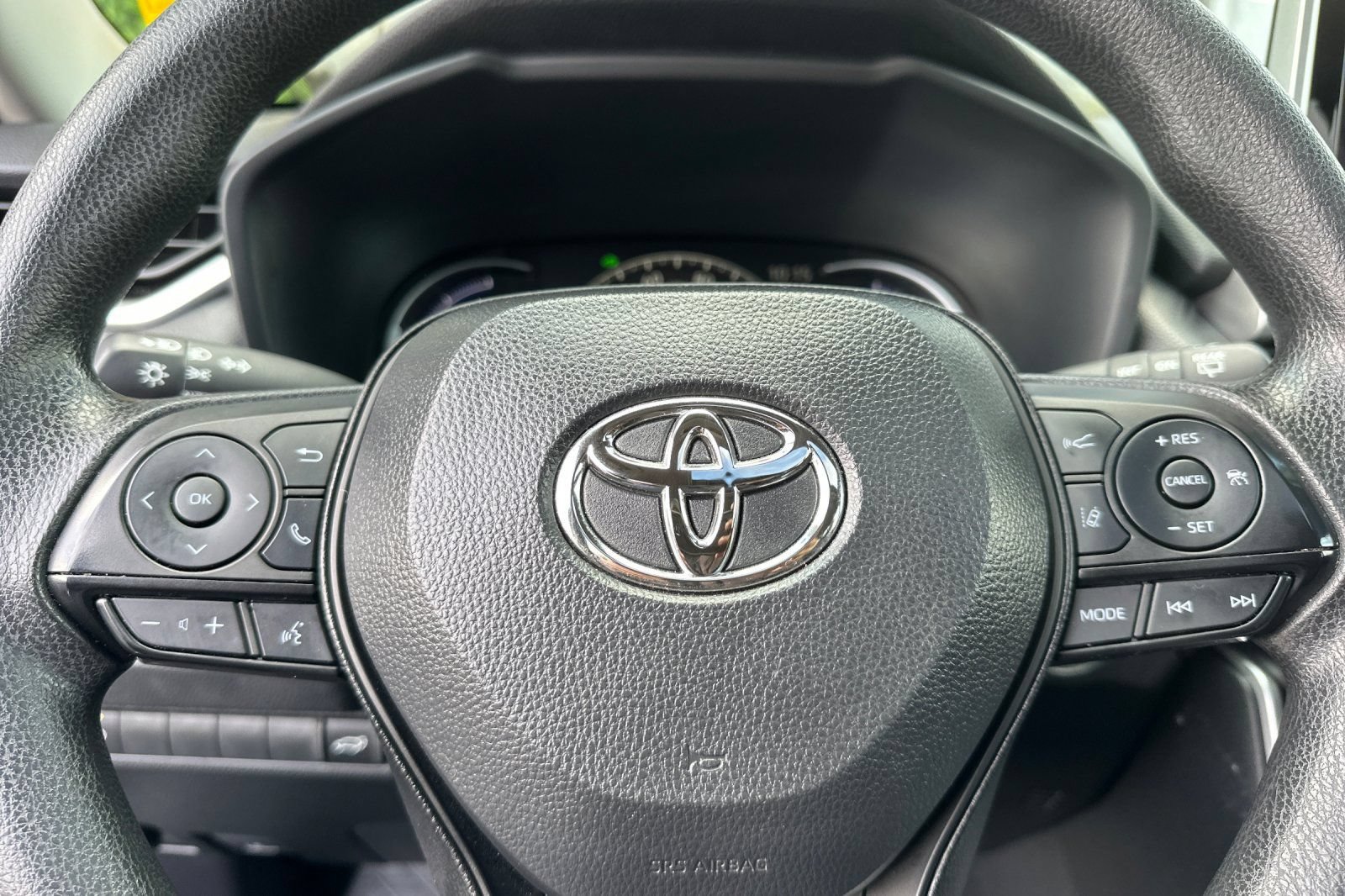 Used 2025 Toyota RAV4 XLE w/ Convenience Package AWD/4WD image 26