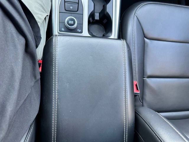 Certified 2022 Ford Explorer XLT w/ Equipment Group 202A AWD/4WD image 72