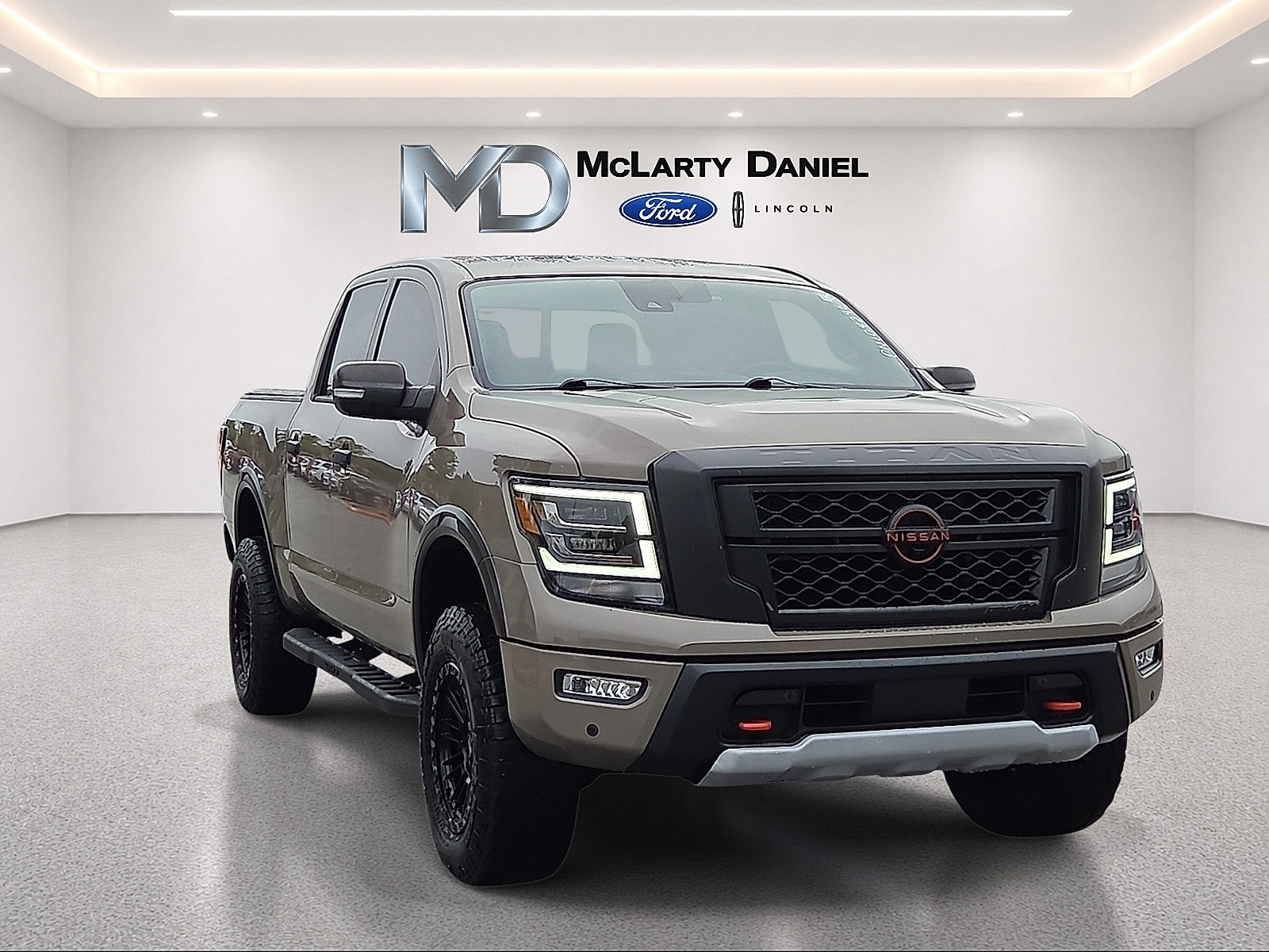 Used 2023 Nissan Titan PRO-4X w/ Pro-4x Convenience Package