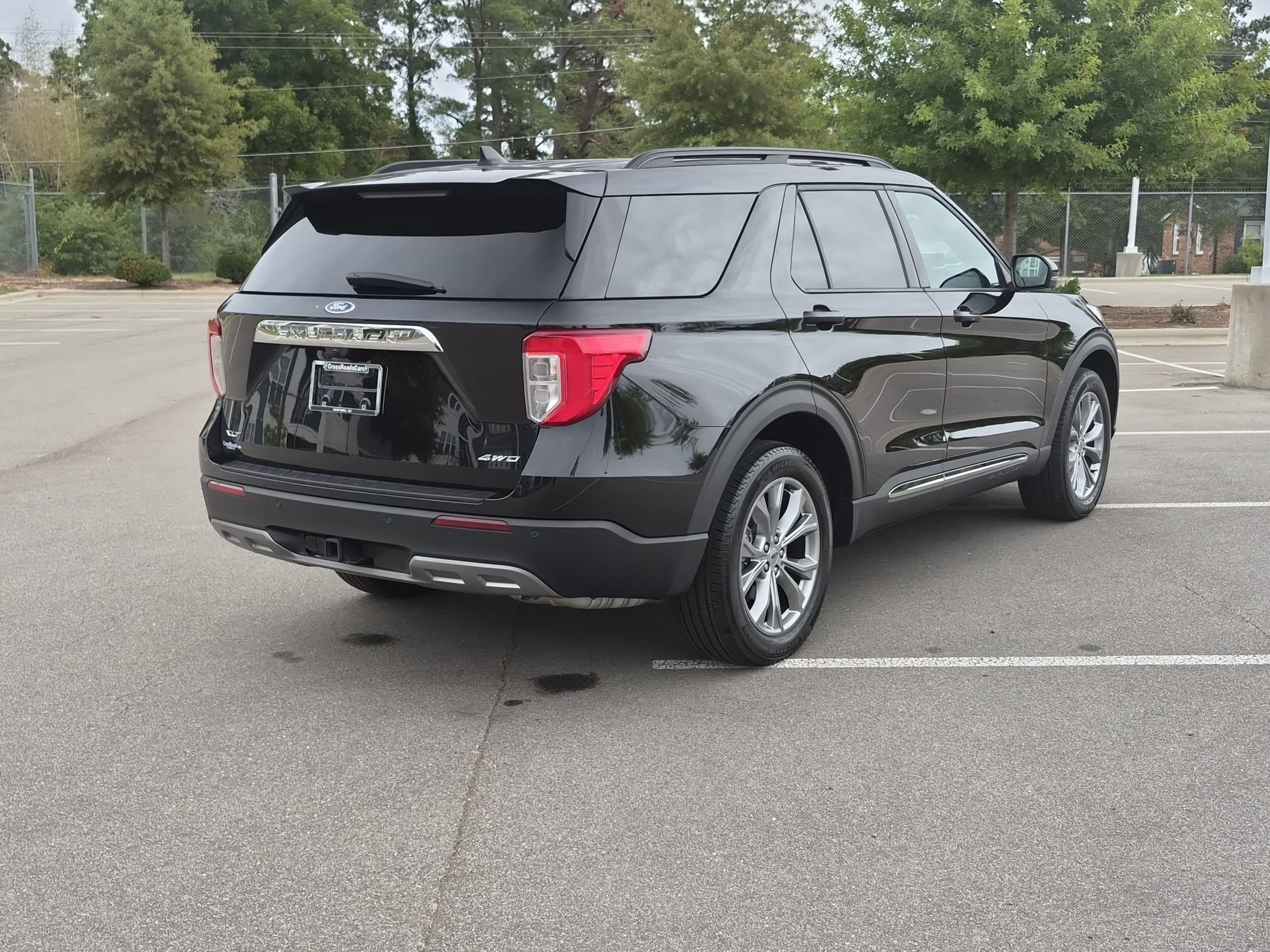 Certified 2024 Ford Explorer XLT w/ Equipment Group 202A AWD/4WD image 4