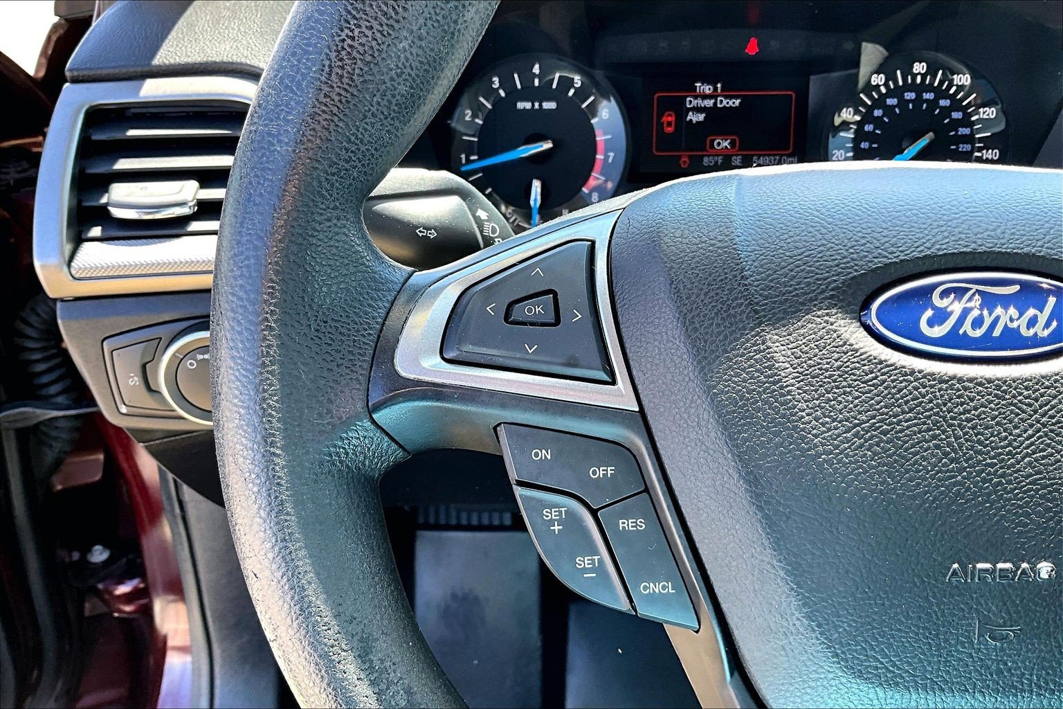 Certified 2017 Ford Fusion SE FWD image 11