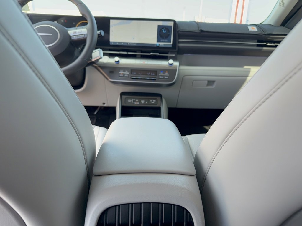 Used 2025 Hyundai Kona Limited image 29