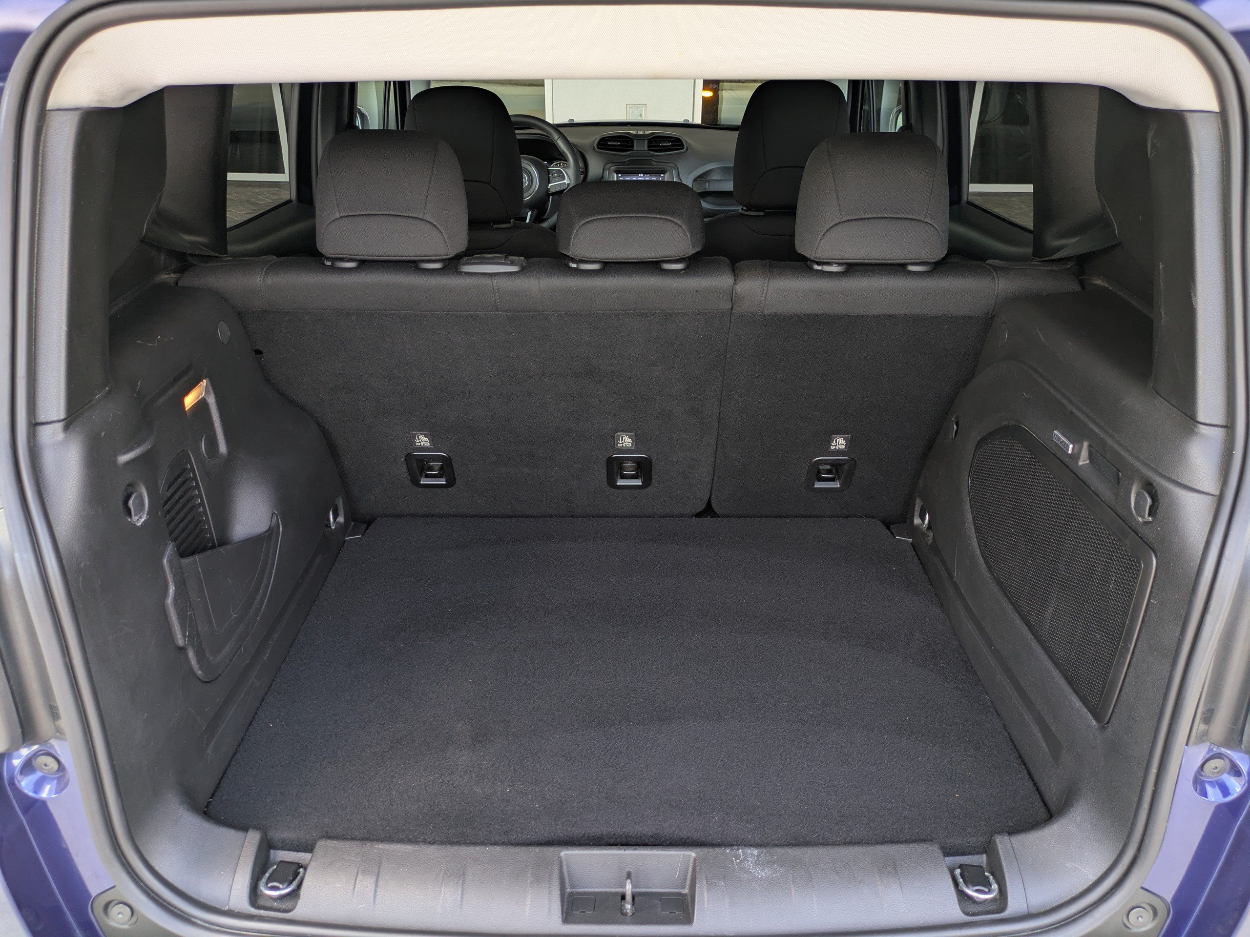 Used 2021 Jeep Renegade Latitude w/ Sun & Sound Group FWD image 13