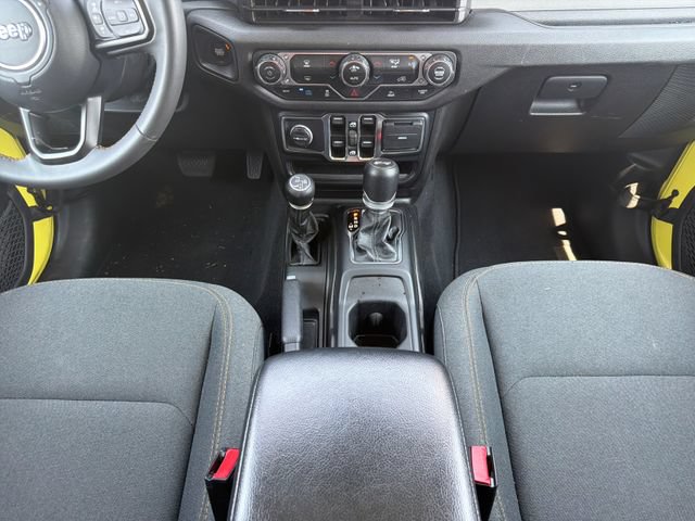 Used 2024 Jeep Wrangler Unlimited AWD/4WD image 23