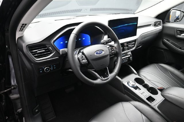 Certified 2026 Ford Escape SE w/ PHEV Premium Package FWD image 9
