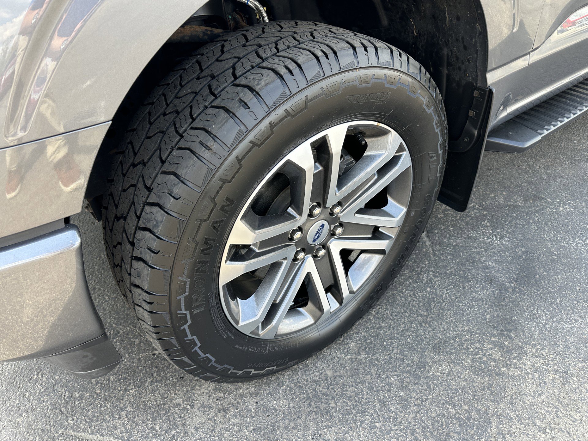 Certified 2022 Ford F150 XL w/ STX Appearance Package AWD/4WD image 8