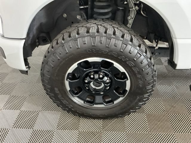 Certified 2025 Ford F350 Platinum w/ Tremor Off-Road Package AWD/4WD image 32