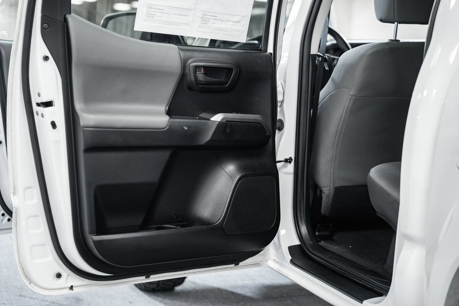 Used 2020 Toyota Tacoma SR5 image 41