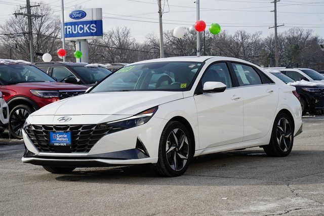 Used 2023 Hyundai Elantra Limited image 3