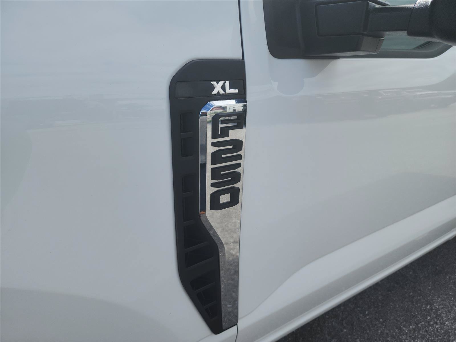 Certified 2023 Ford F250 XL w/ XL Chrome Package RWD image 10