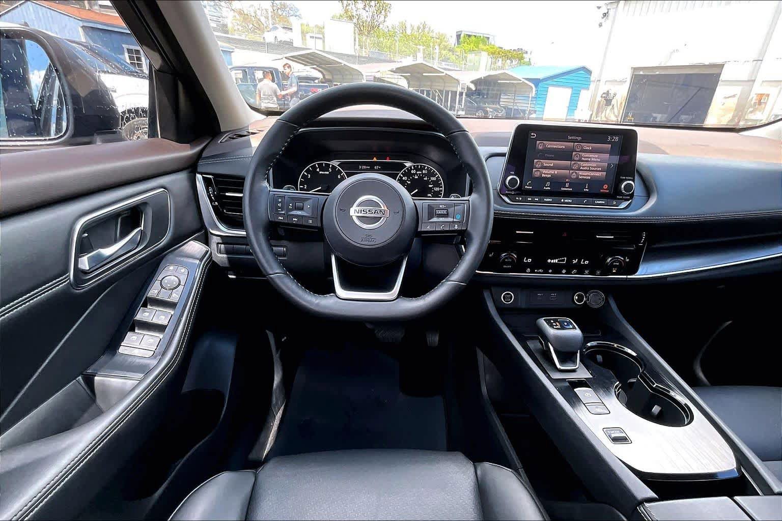 Used 2021 Nissan Rogue SV w/ Premium Package FWD image 6