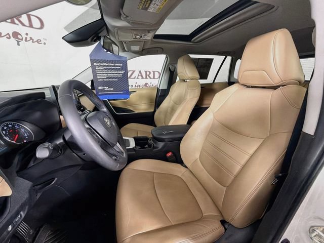 Used 2019 Toyota RAV4 XLE Premium w/ Cold Weather Package FWD image 25