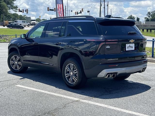 Used 2026 Chevrolet Traverse LT FWD image 5