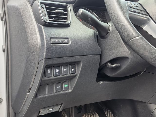 Used 2019 Nissan Rogue SV FWD image 17