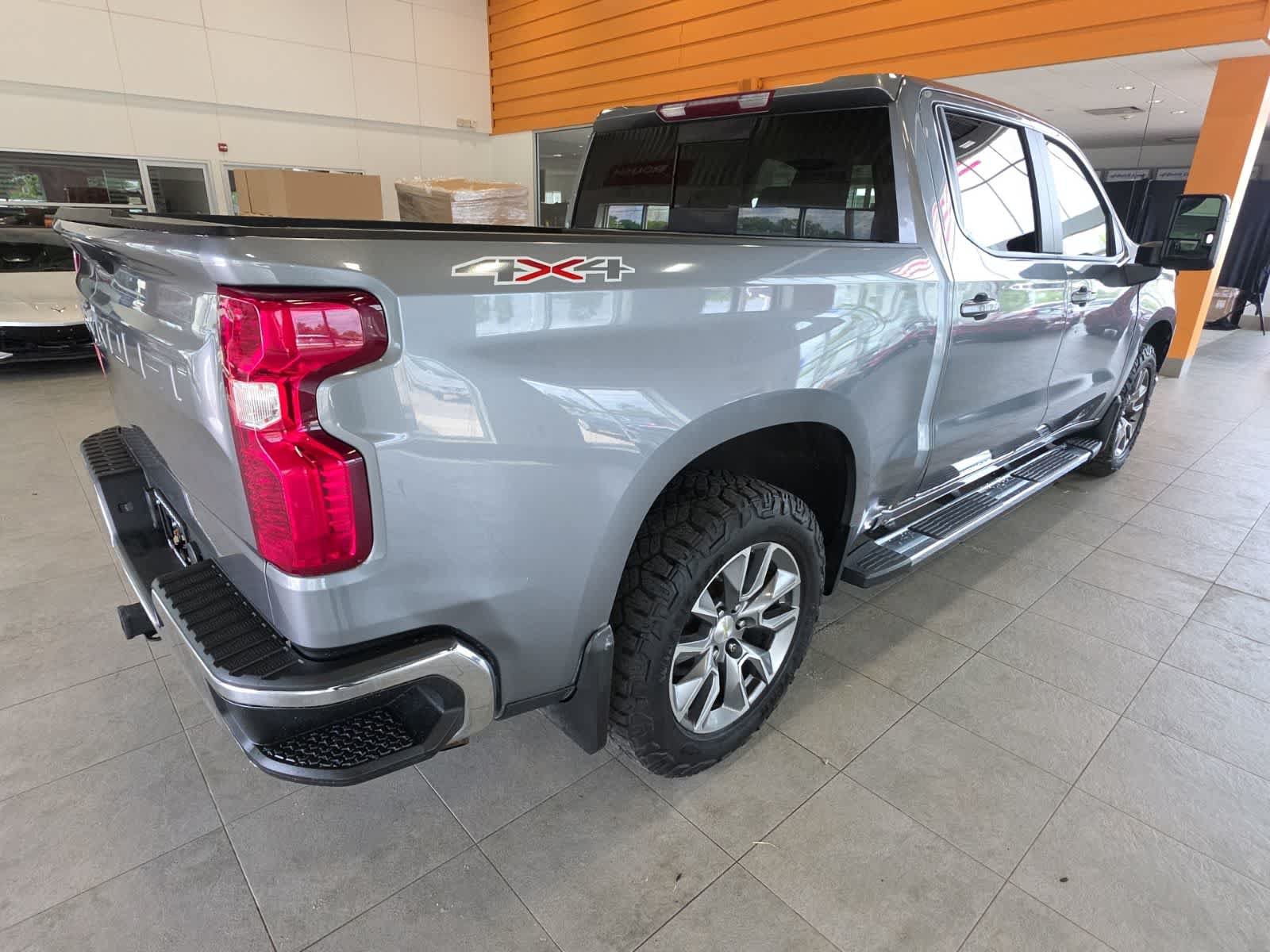 Used 2021 Chevrolet Silverado 1500 LT w/ True North Edition Plus AWD/4WD image 8