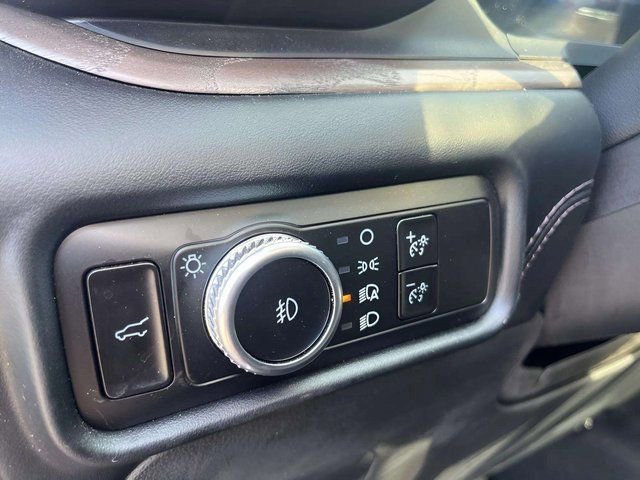 Certified 2023 Ford Explorer Platinum w/ Premium Technology Package image 23