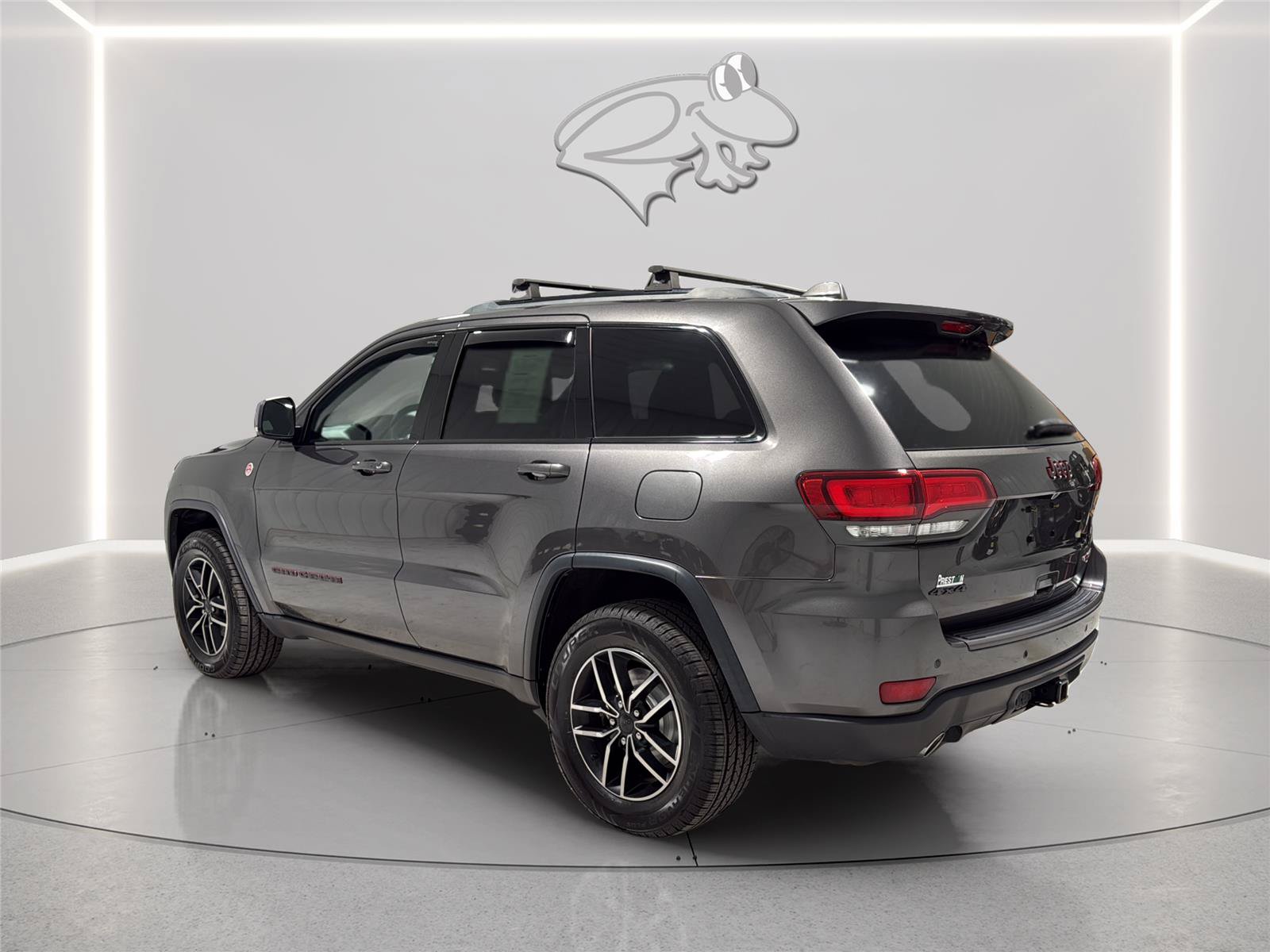 Used 2019 Jeep Grand Cherokee Trailhawk w/ Trailhawk Luxury Group AWD/4WD image 3
