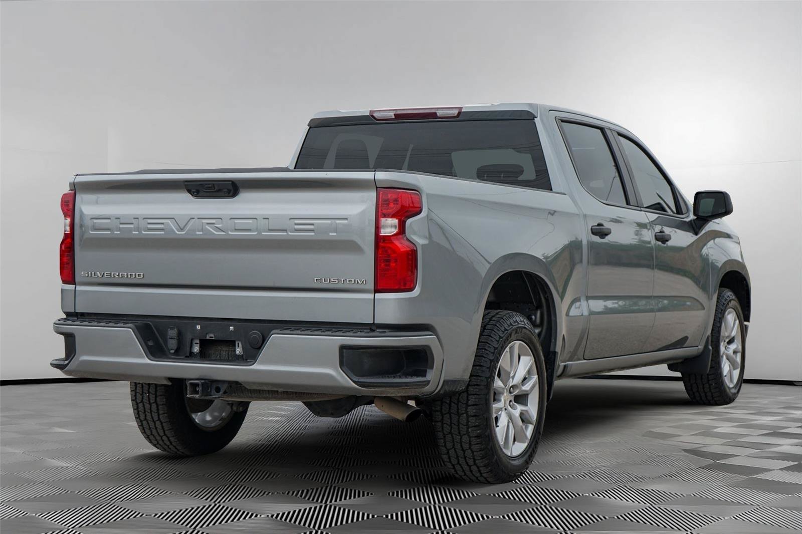 Used 2023 Chevrolet Silverado 1500 Custom RWD image 5