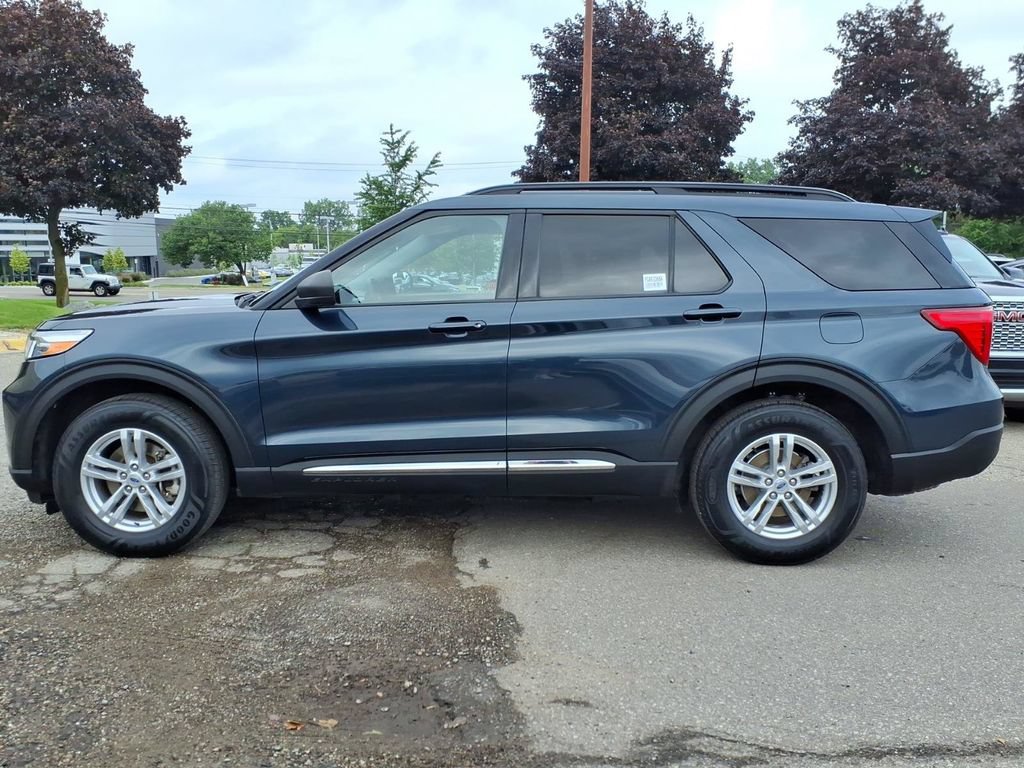 Certified 2023 Ford Explorer XLT w/ Equipment Group 202A AWD/4WD image 2