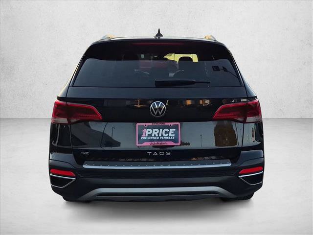 Used 2023 Volkswagen Taos SE w/ Black Wheel Package FWD image 7