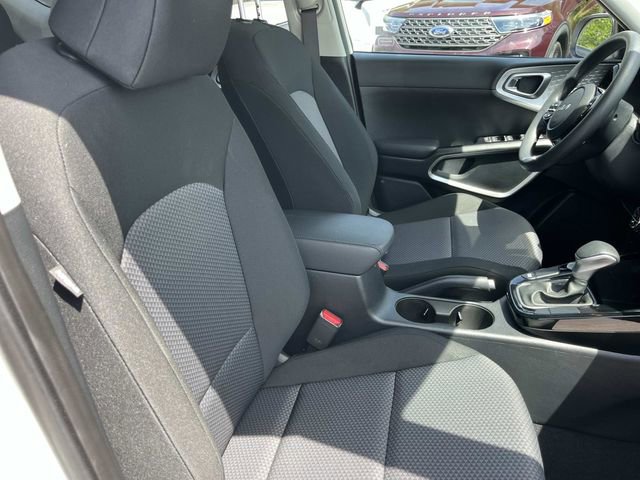 Used 2025 Kia Soul S FWD image 25
