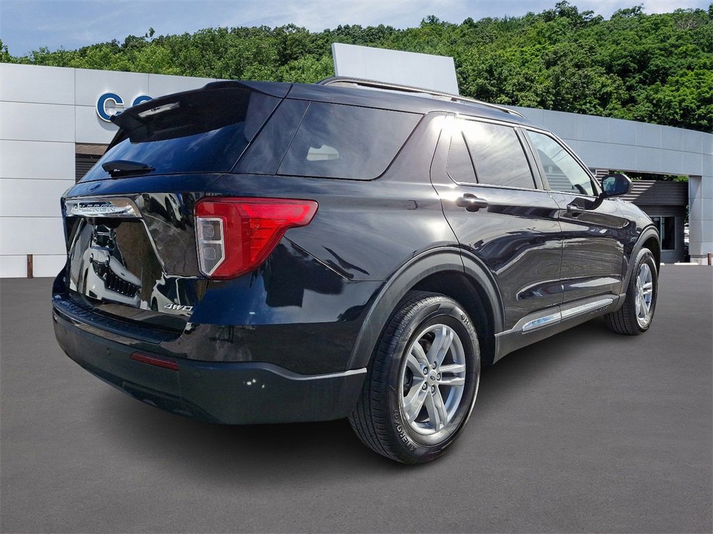 Certified 2023 Ford Explorer XLT image 4