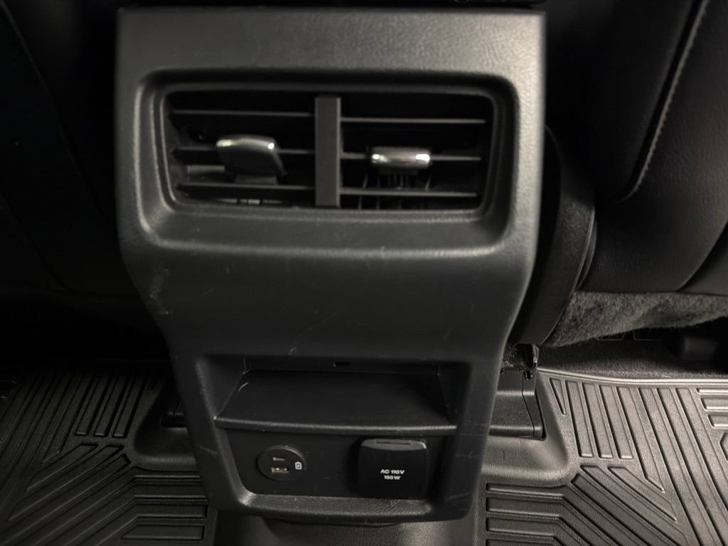 Certified 2022 Ford Edge Titanium AWD/4WD image 11
