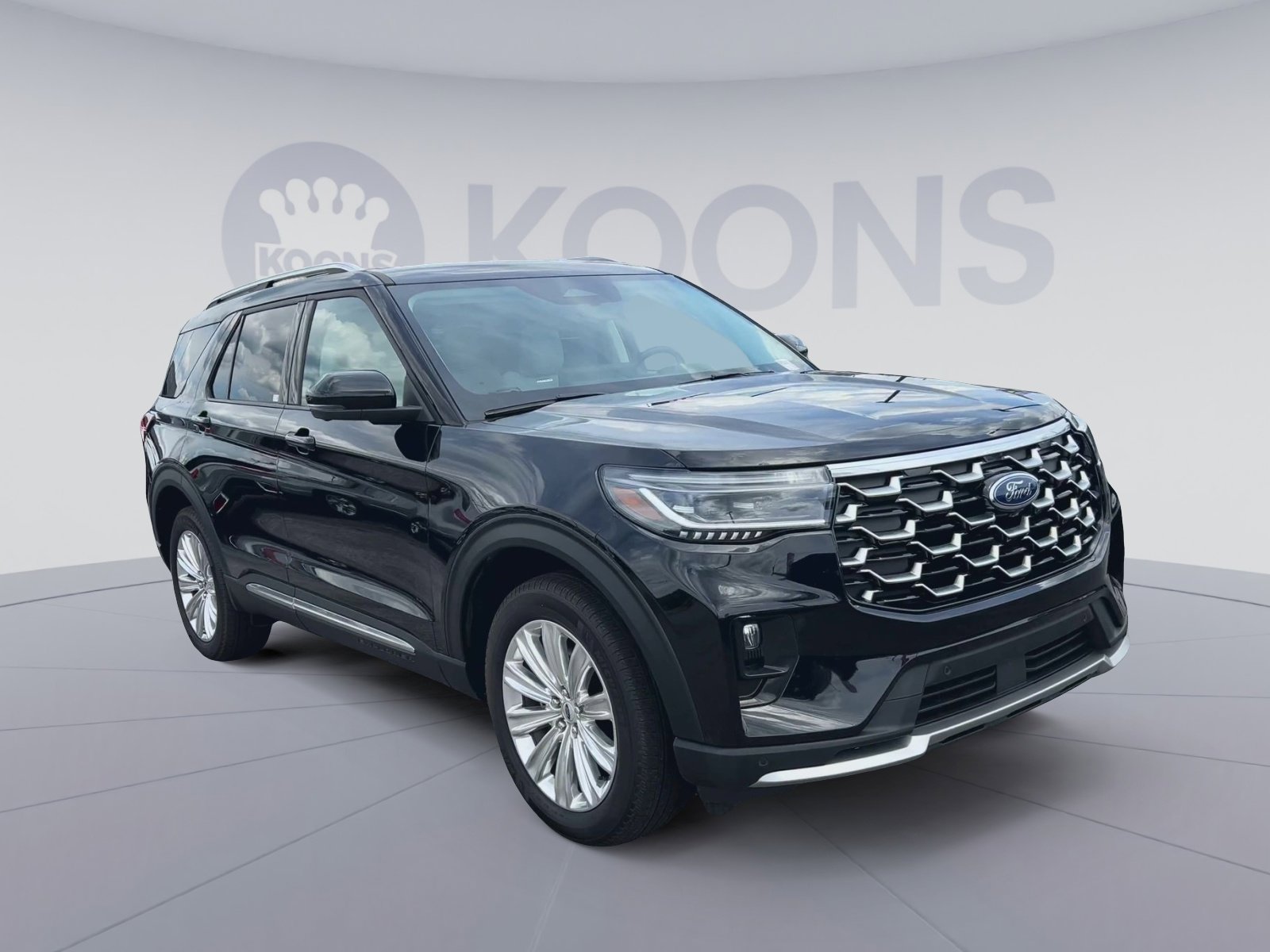 Certified 2025 Ford Explorer Platinum w/ LUX Leather Package AWD/4WD image 4