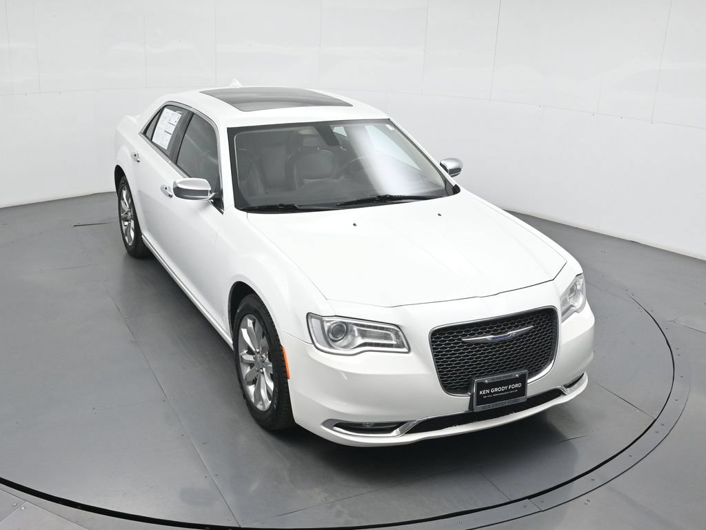Used 2020 Chrysler 300 Limited AWD/4WD image 37