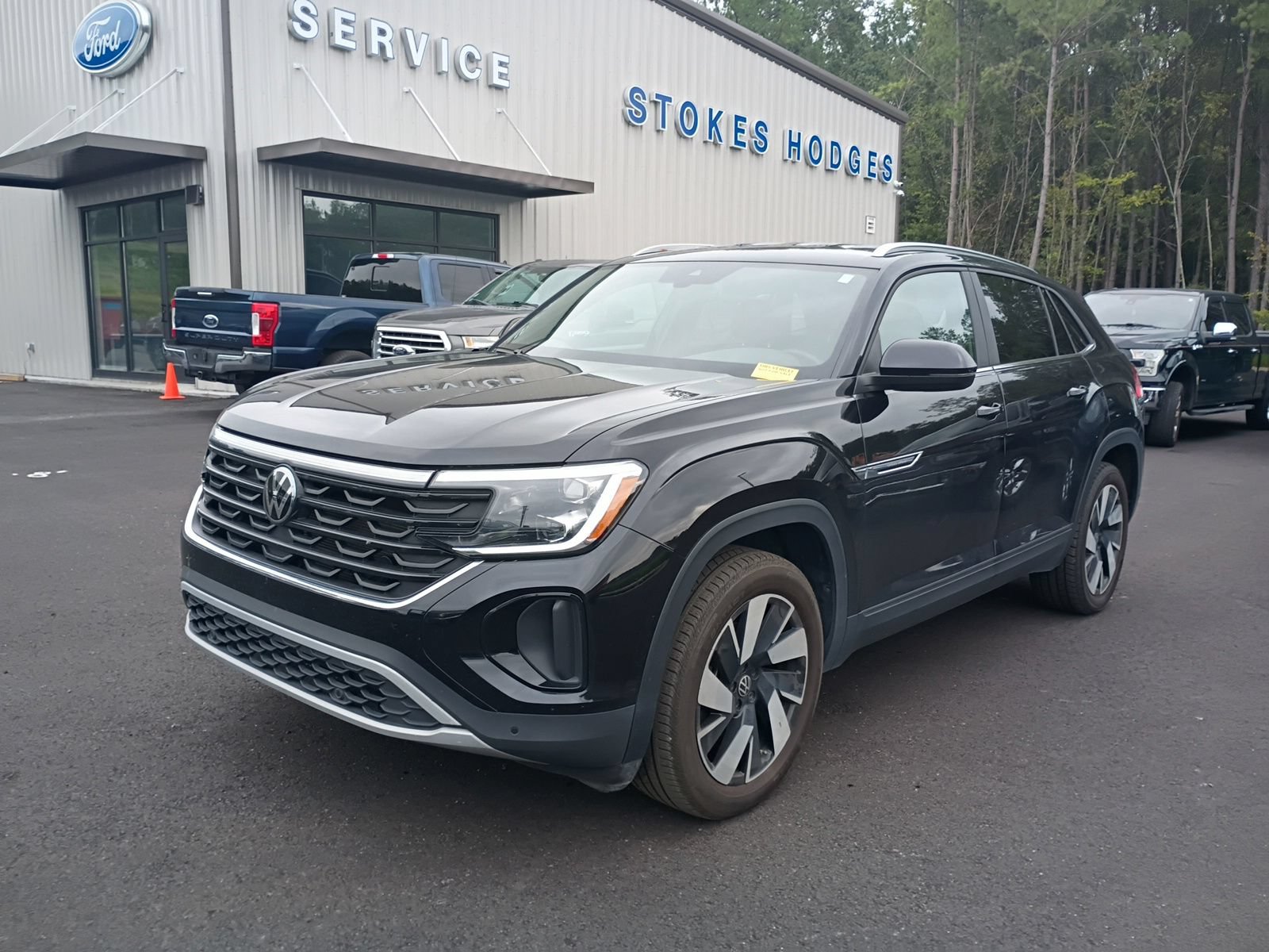 Used 2024 Volkswagen Atlas Cross Sport SE FWD video 1