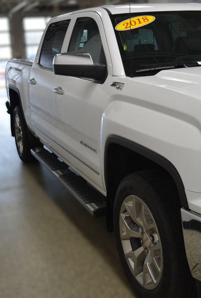Used 2018 GMC Sierra 1500 SLT w/ SLT Premium Package AWD/4WD image 8