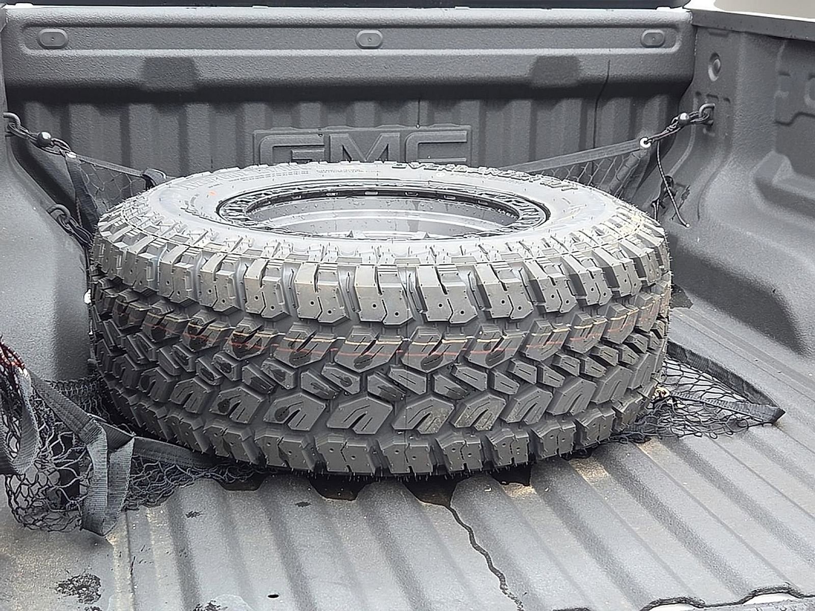 Used 2025 GMC Canyon AT4 w/ Technology Plus Package image 8